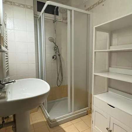 Апартаменты 5 Min Dal Mare Grazioso Trilocale *